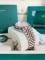 Rolex Datejust 41mm 126331 Silver Fluted Motif Dial Two Tone Stainless Steel & 18K Rose Gold Jubilee Bracelet Men's Watch - Image 7