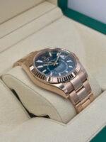 Rolex  Sky-Dweller 42mm 336935-0001 Rose Gold Blue Dial Oyster - Image 4