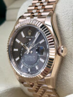 Rolex  Sky-Dweller 42mm 336935-0008 Rose Gold Rhodium Dial Oyster - Image 4