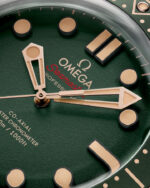 Omega Seamaster Diver 300m, Titanium and OMEGA’s exclusive 9K Bronze Gold, 42mm 210.90.42.20.10.001 - Image 6