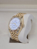 Rolex  Sky-Dweller 42mm 336938-0006 Yellow Gold White Dial Jubilee - Image 4