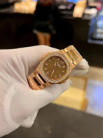 Patek Philippe Nautilus Women's Watch 32mm 7010/1R-012 - Image 5