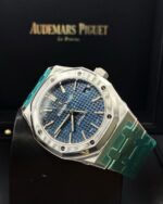 Audemars Piguet Royal Oak Selfwinding Blue dial, 37mm, Stainless steel, 15450ST.OO.1256ST.03 - Image 2